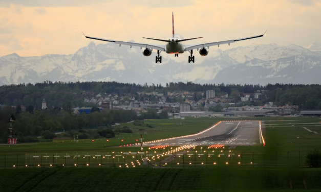 Thousands of Flights Disrupted After U.S. Air Traffic System Failure Exposes Aging Infrastructure