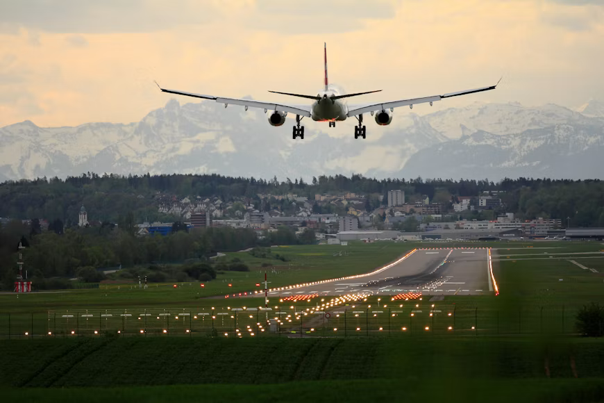 Thousands of Flights Disrupted After U.S. Air Traffic System Failure Exposes Aging Infrastructure