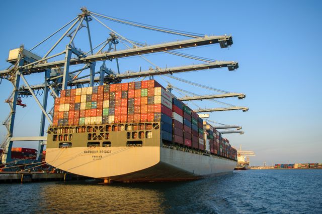 US and China agree to tariff cuts on $30 billion in goods, launch AI dialogue during state summit