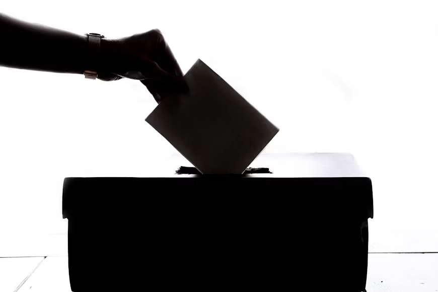 Trump Administration Faces Growing Pressure Over Midterm Elections