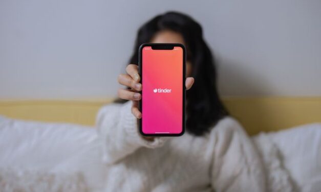 The Dark Side of Swiping Right: How Scammers Hijacked Dating Apps and Stole Billions From Unsuspecting Users!
