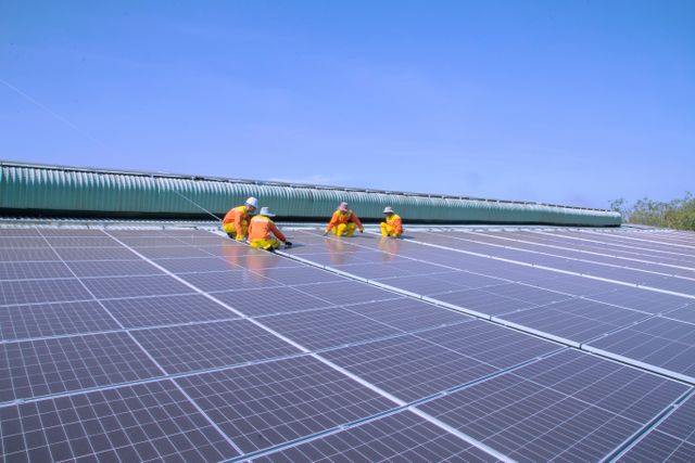 Senate Leaders Push Permitting Reform Compromise to Fast-Track Grid and Energy Projects